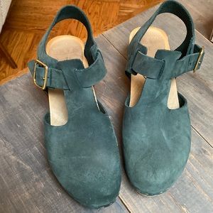 Emma T-Strap in Spruce size 7